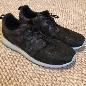 Nike Roshe sneakers